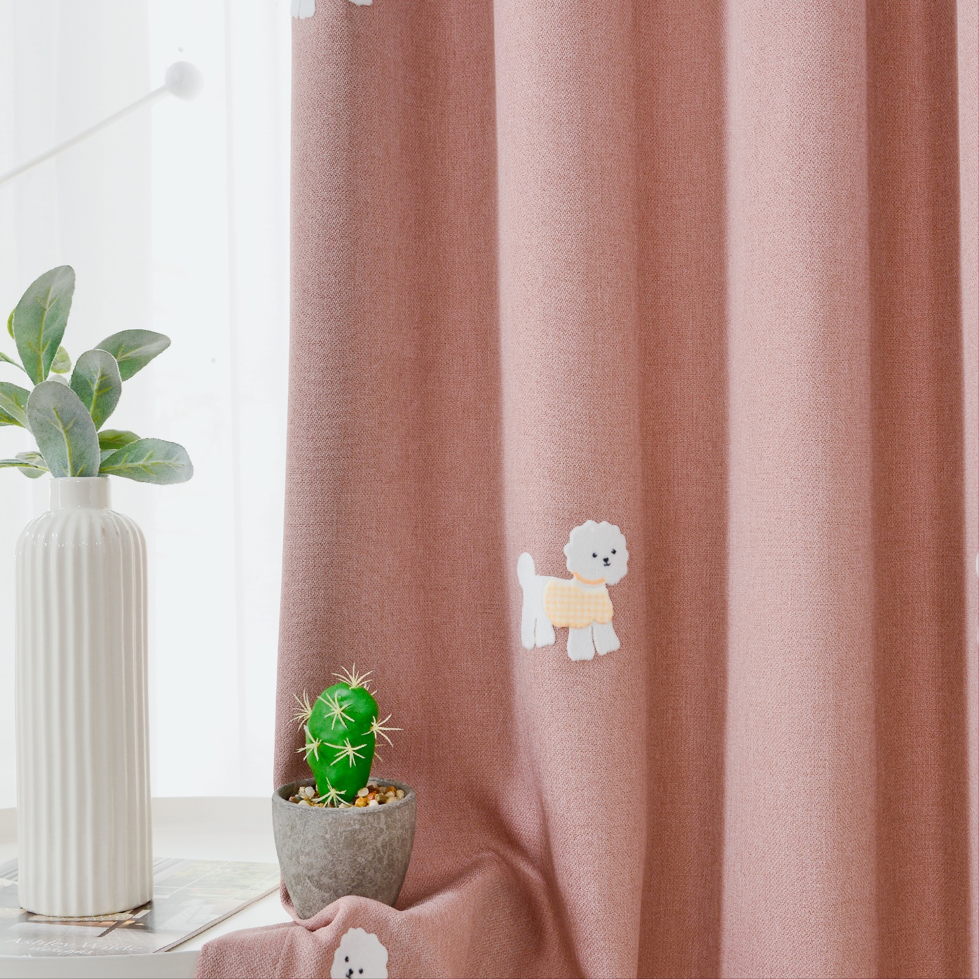 아르일랑 일상 암막 커튼 빛차단율80% 형상 기억 가공 1cm 나비주름 타입 비숑 프리제