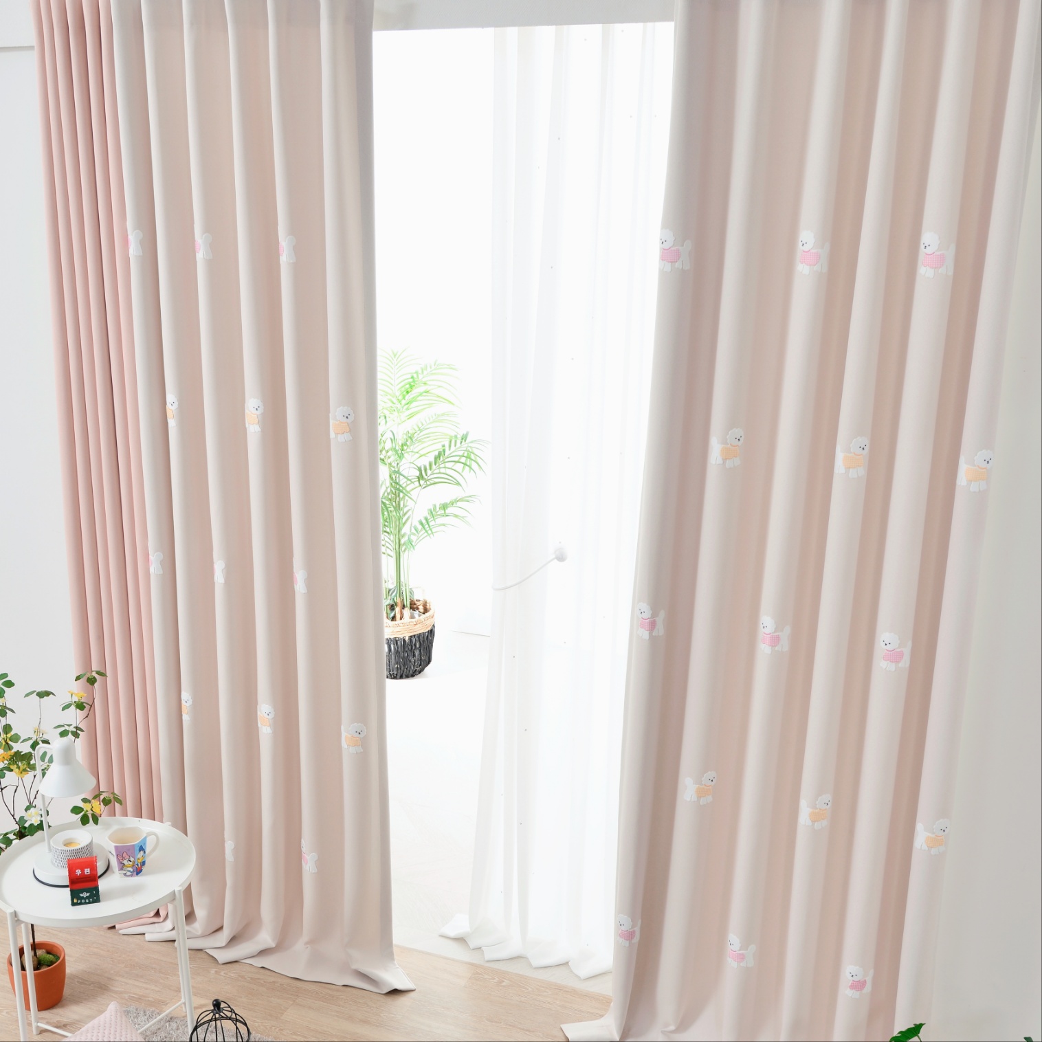 아르일랑 일상 암막 커튼 빛차단율80% 형상 기억 가공 1cm 나비주름 타입 비숑 프리제