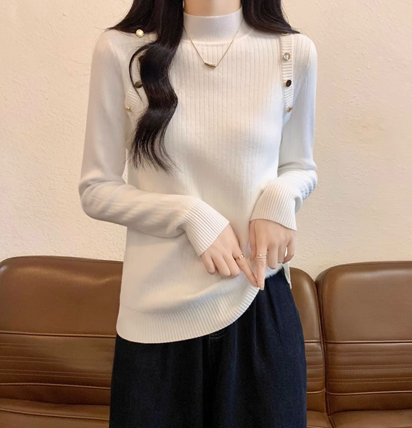 여자여자몰 어깨견장단추 겨울이너 골지니트티 안감밍크융 슬림핏니트 오피스코디 - 상세 이미지 2