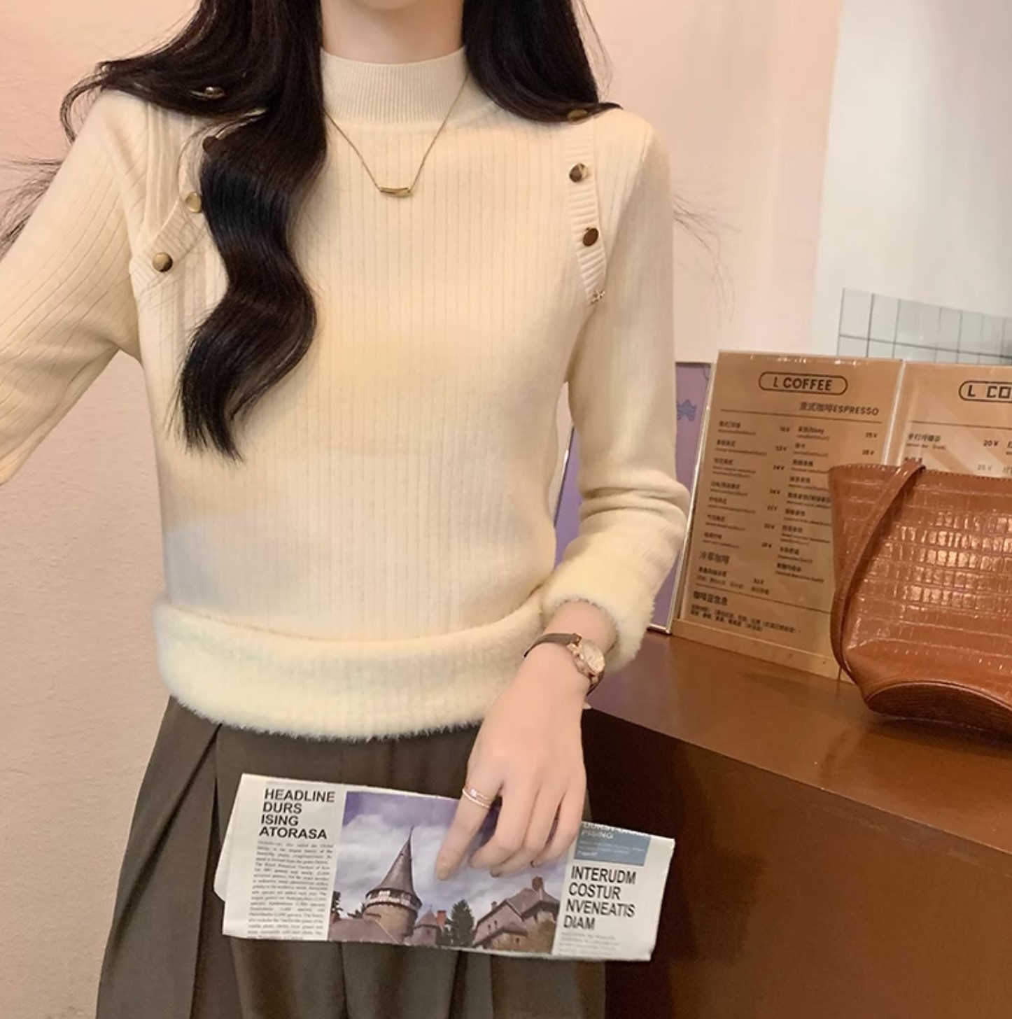 여자여자몰 어깨견장단추 겨울이너 골지니트티 안감밍크융 슬림핏니트 오피스코디 - 상세 이미지 4