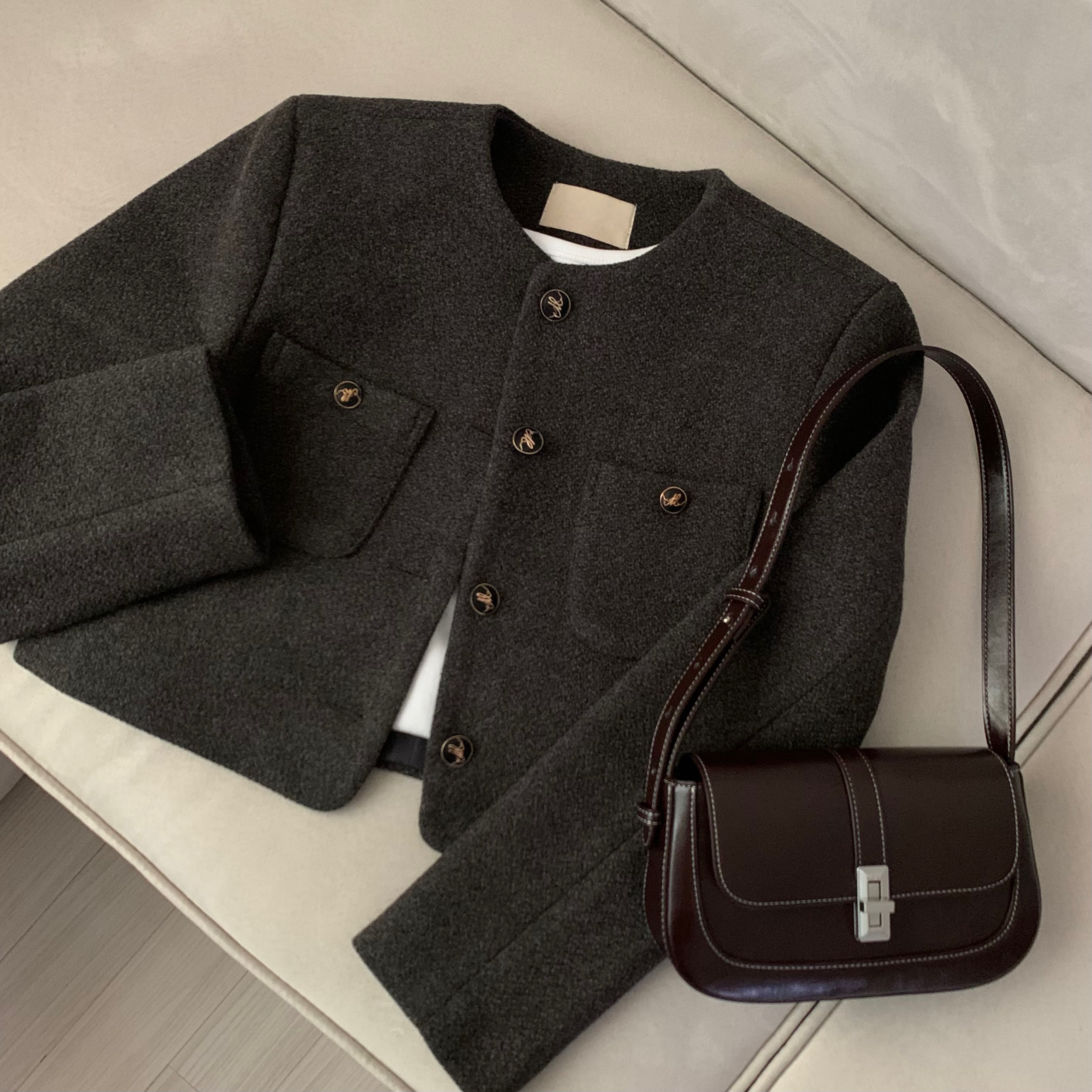 ラウンドノーカラーツイードクロップドジャケット | ファッション通販