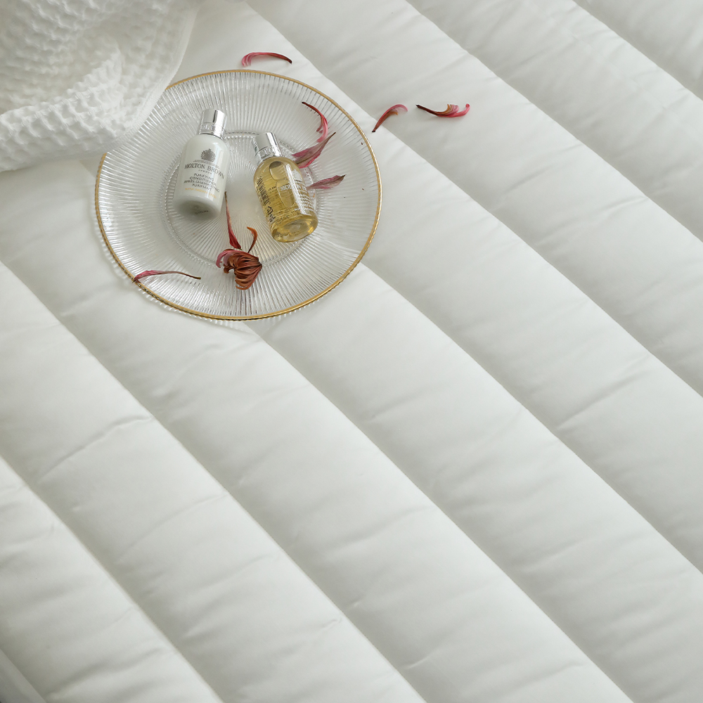 순면 화이트 누빔 두꺼운 침대 매트리스 커버 이스턴킹