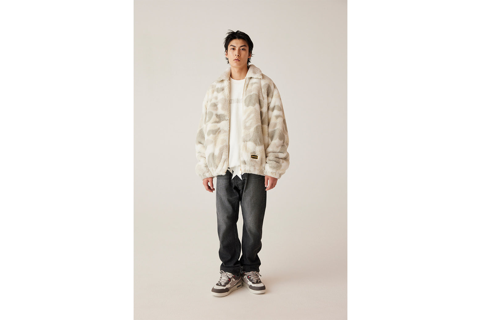베이프 긴팔티 BATHING APE LOGO RELAXED FIT CREWNECK SWEATSHIRT 1K80-113-307 - 상세 이미지 4