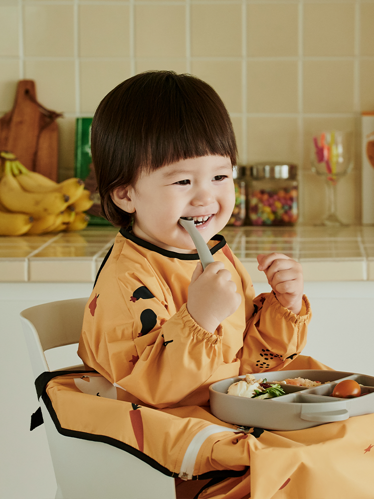 폴레드 키드키친 식탁일체형 턱받이 방수 이유식 미술 가운 앞치마