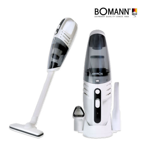 보만 청소기로 차량 내부를 청소하는 모습