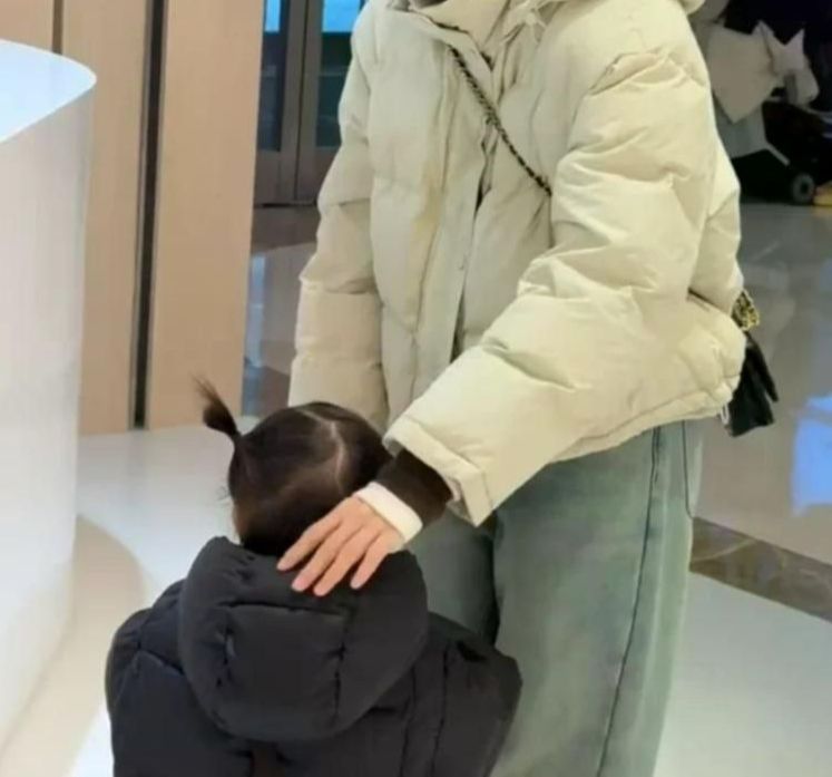후드 다운 코튼 코트 여성 두꺼운 겨울 자켓 2024 패딩 24fw 목덮는 지퍼 아이보리 XL - 상세 이미지 3