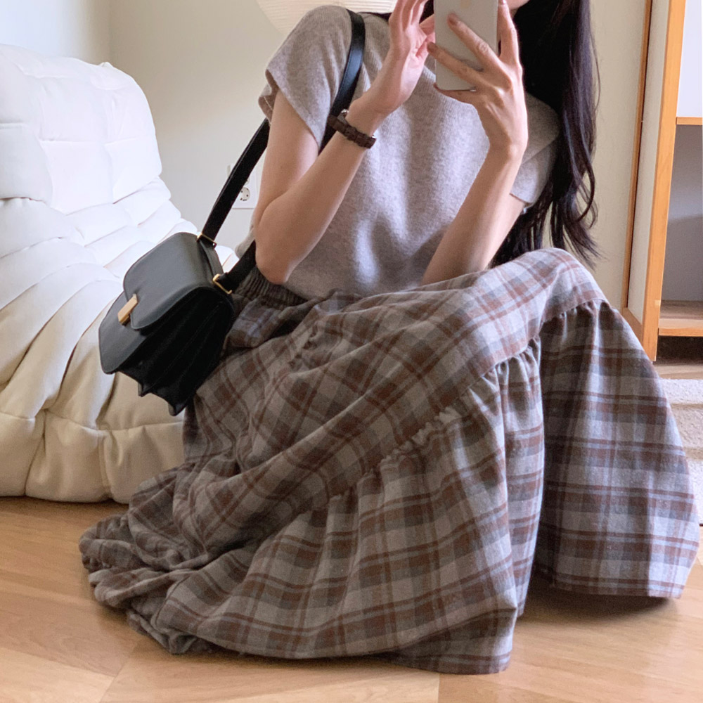 플레어 체크 스커트 오버핏 밴딩 캉캉 벌룬 기모 간절기 가을 겨울 롱스커트 브라운 카키 - 상세 이미지 2