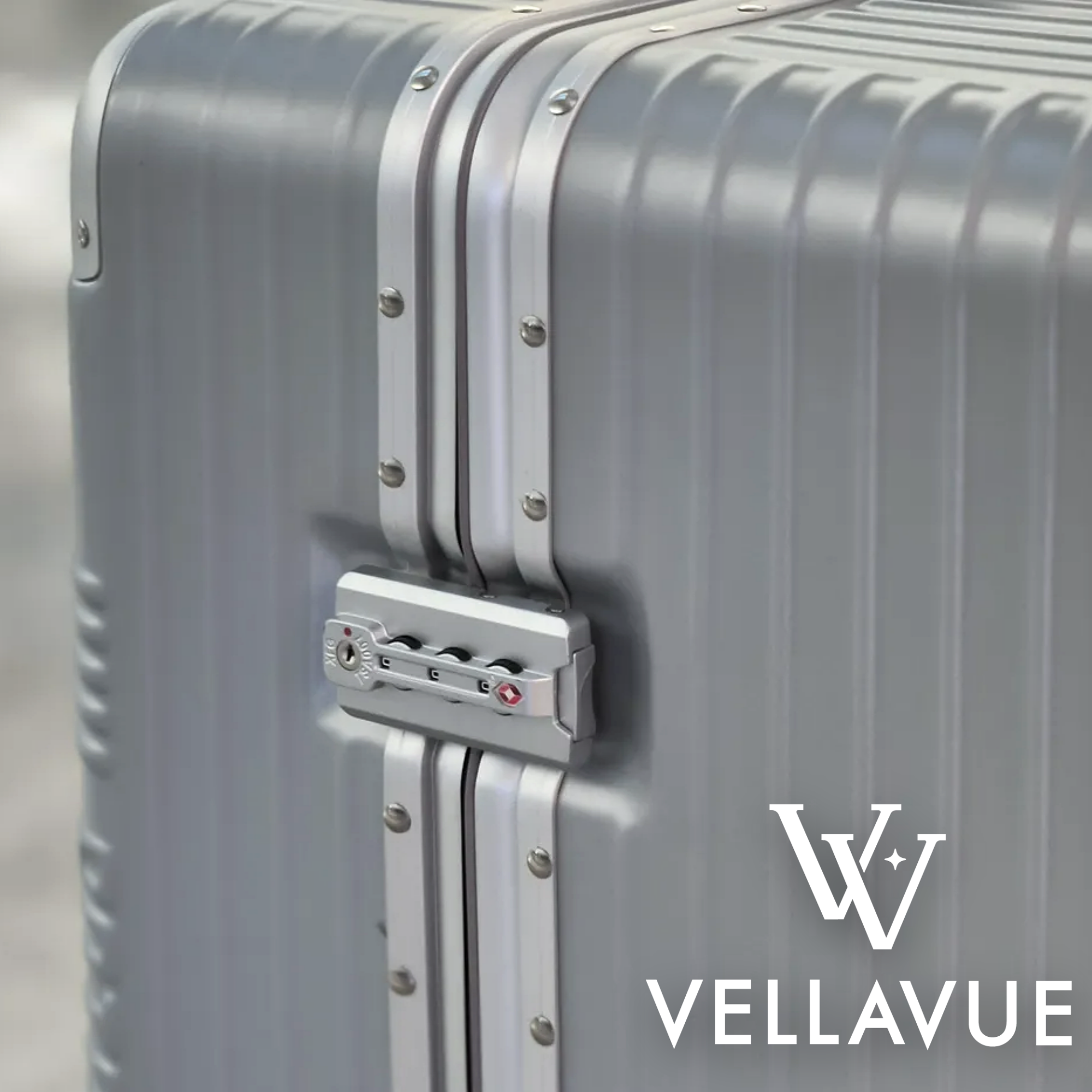 여행용캐리어 61cm(24인치) 폴리카보네이트 금고형 벨라뷰 프리미엄 캐리어 스위스 여행