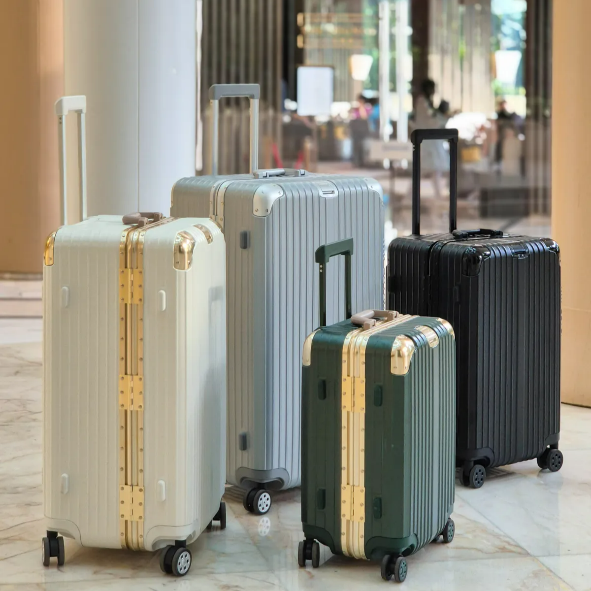 여행용캐리어 61cm(24인치) 폴리카보네이트 금고형 벨라뷰 프리미엄 캐리어 스위스 여행