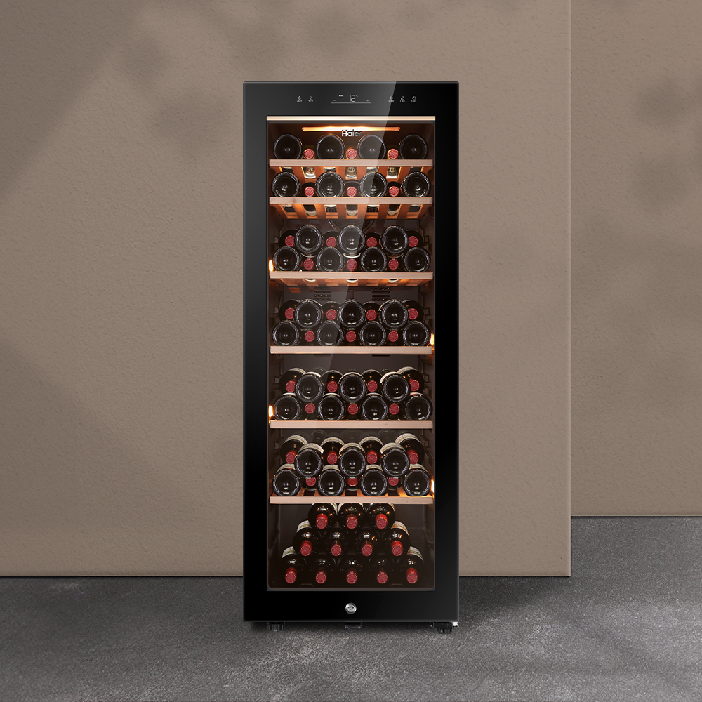 [품절]하이얼 와인셀러 가정용 84병 자동 습도 조절 HWC200MNB