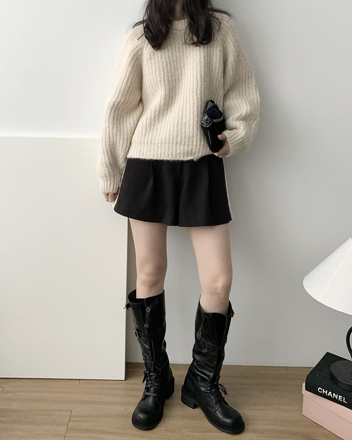 아웃핏 엠브로 팬츠 밴딩 레이스 3부 겨울 숏 바지 (블랙) - 상세 이미지 4