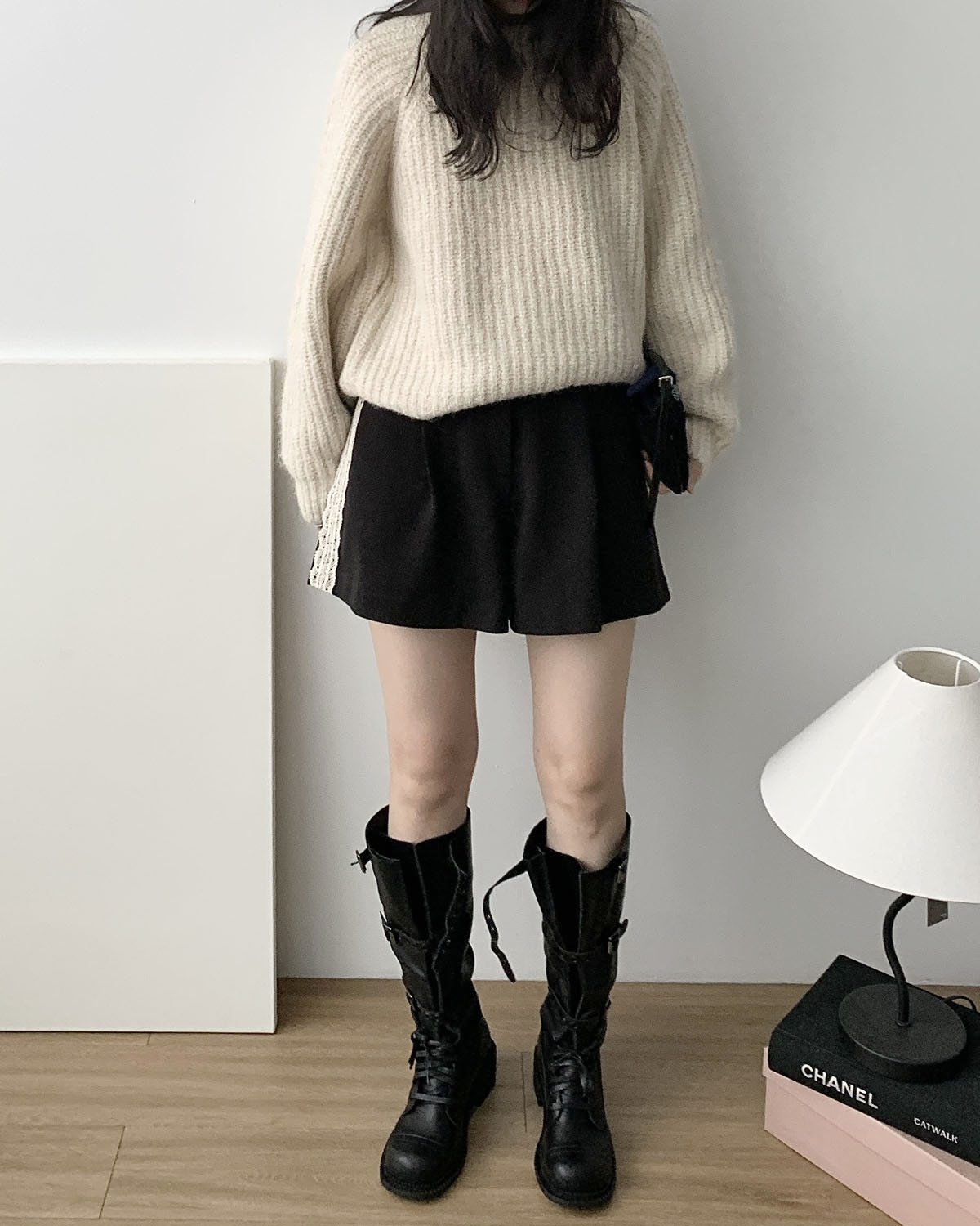 아웃핏 엠브로 팬츠 밴딩 레이스 3부 겨울 숏 바지 (블랙) - 상세 이미지 3