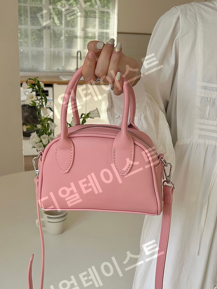 언니네산지직송 1화 염정아 크로스백 가방 핑크 세련된 의상 옷 패션 - 상세 이미지 2