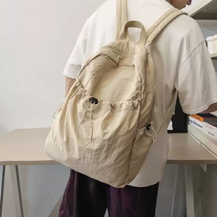 텐트밖은 유럽 이탈리아 6화 이주빈 백팩 가방 나일론 대용량 의상 옷 패션 - 메인 이미지