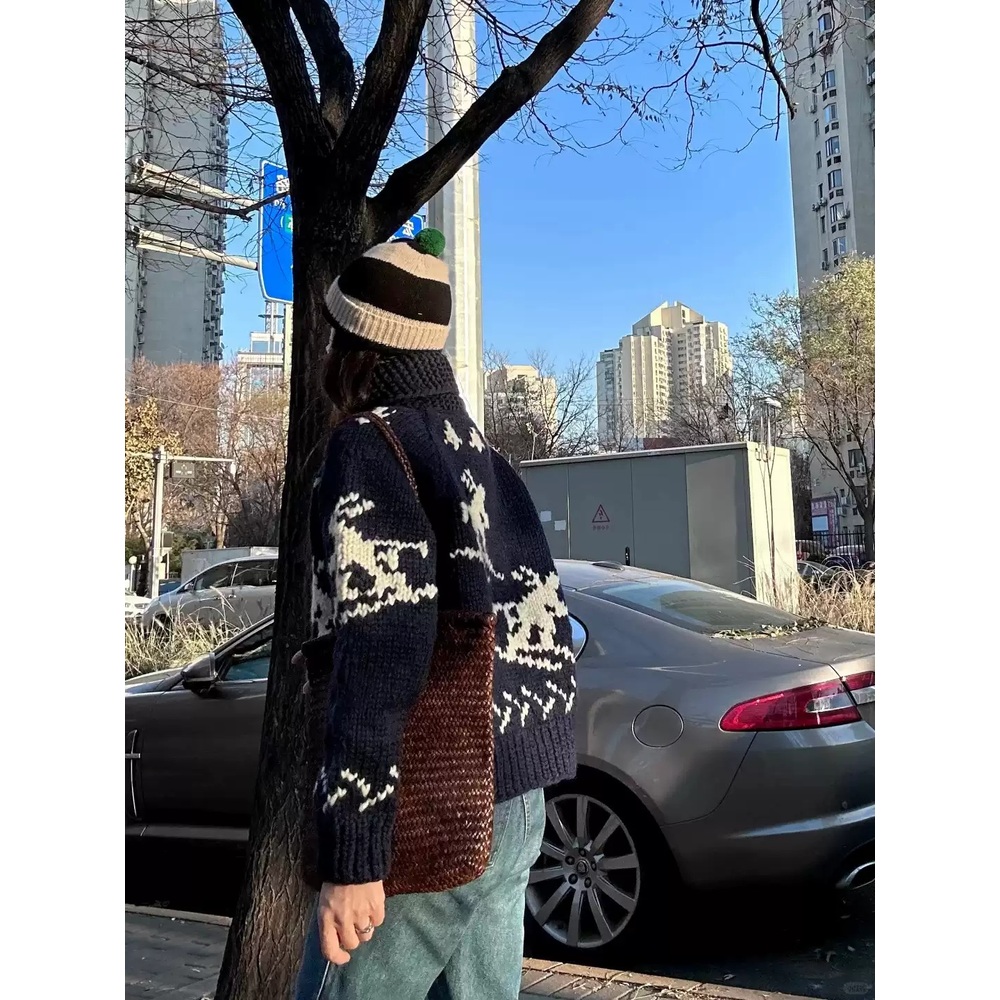 있지 류진 가디건 스웨터 공항패션 부클 두꺼운 의상 옷 패션 - 상세 이미지 3