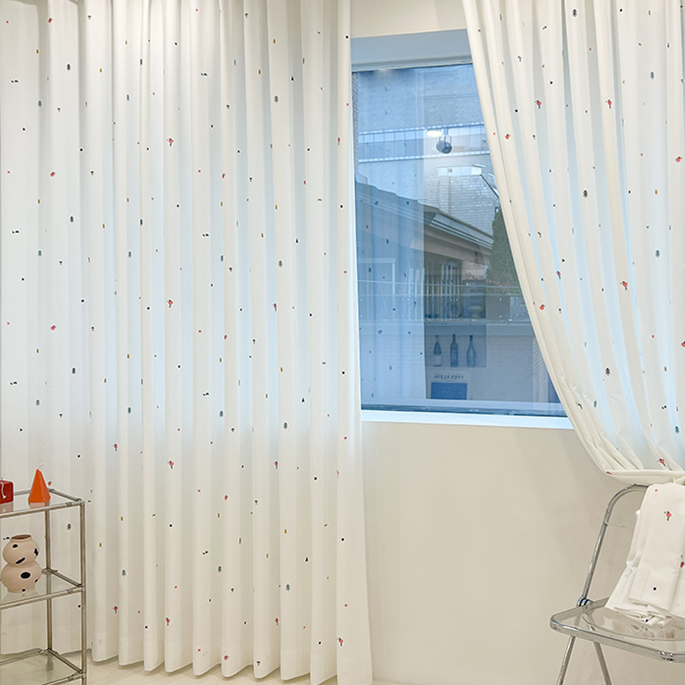 밀스 조이 아이방자수 형상기억 화이트암막커튼 평주름140X170