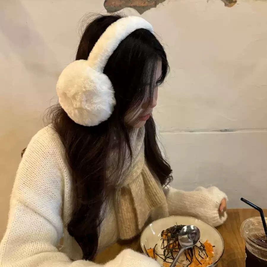 제니 귀마개 모피 공항패션 겨울 두꺼운 의상 옷 패션 - 메인 이미지