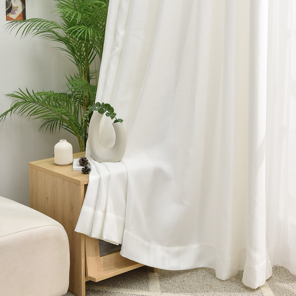 아라크네 아일렛형 린넨룩 화이트 암막커튼 엘리스 135x170 거실 안방