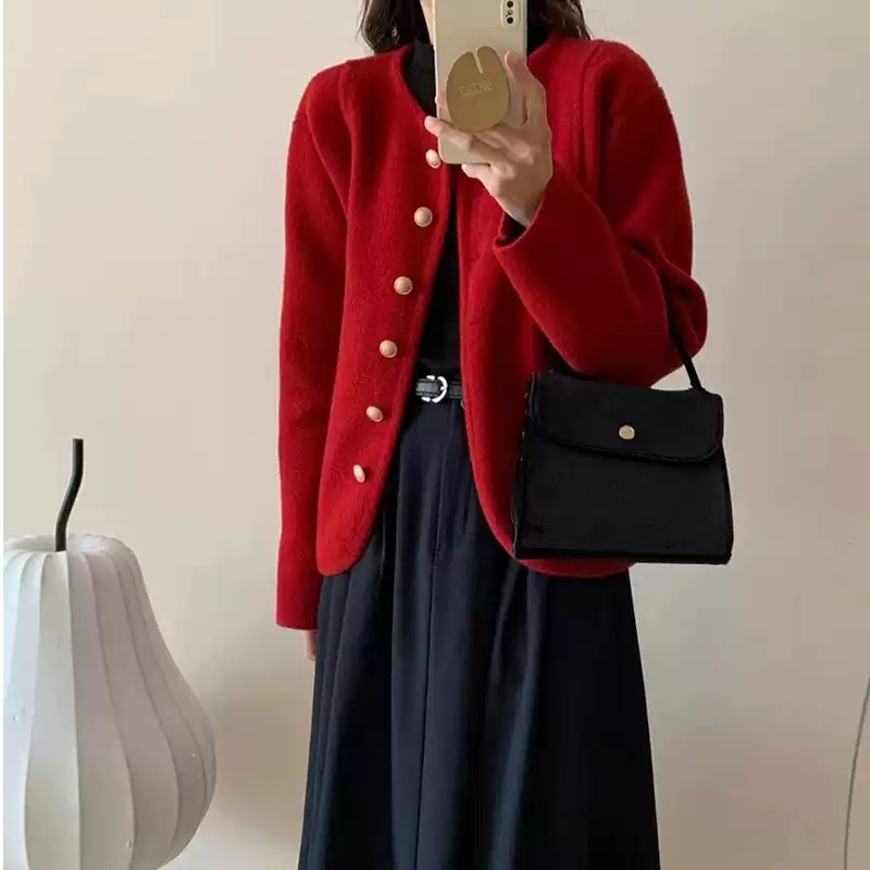 전지적 참견 시점 321화 최강희 자켓 레드 데일리 라운드넥 의상 옷 패션 - 메인 이미지