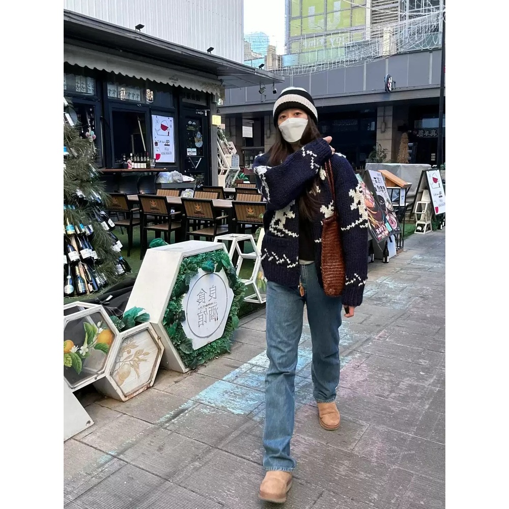 있지 류진 가디건 스웨터 공항패션 부클 두꺼운 의상 옷 패션 - 상세 이미지 4