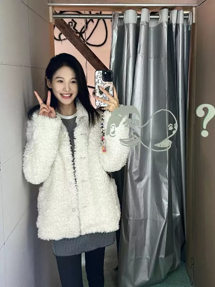 류이서 코트 자켓 인스타그램 간절기 모피 의상 옷 패션 - 상세 이미지 4