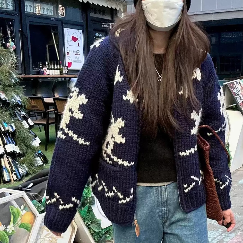 있지 류진 가디건 스웨터 공항패션 부클 두꺼운 의상 옷 패션 - 상품 이미지