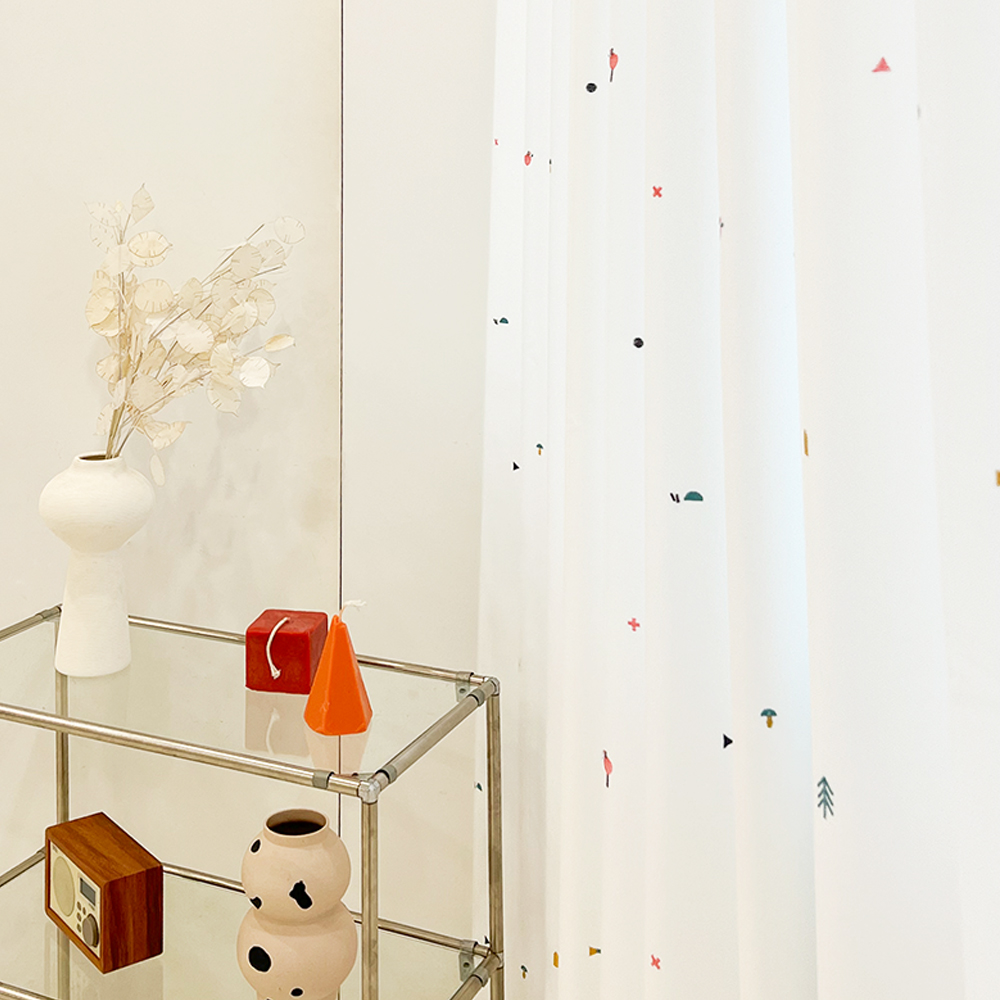 밀스 조이 아이방자수 형상기억 화이트암막커튼 평주름140X170