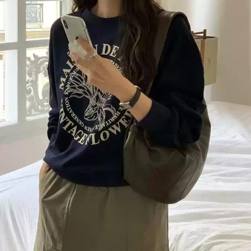 결혼하자 맹꽁아 37화 박하나 맨투맨 티셔츠 맹공희 캐주얼 프린트 의상 옷 패션 - 메인 이미지