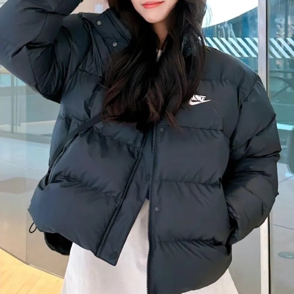 나이키 우먼스 NSW 메트로 써마핏 푸퍼 후드 점퍼 패딩 FD8291-010 - 상품 이미지
