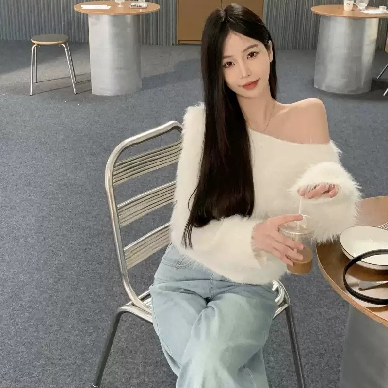 놀라운 토요일 340화 있지 채령 니트 스웨터 오프숄더 밍크 의상 옷 패션 - 메인 이미지