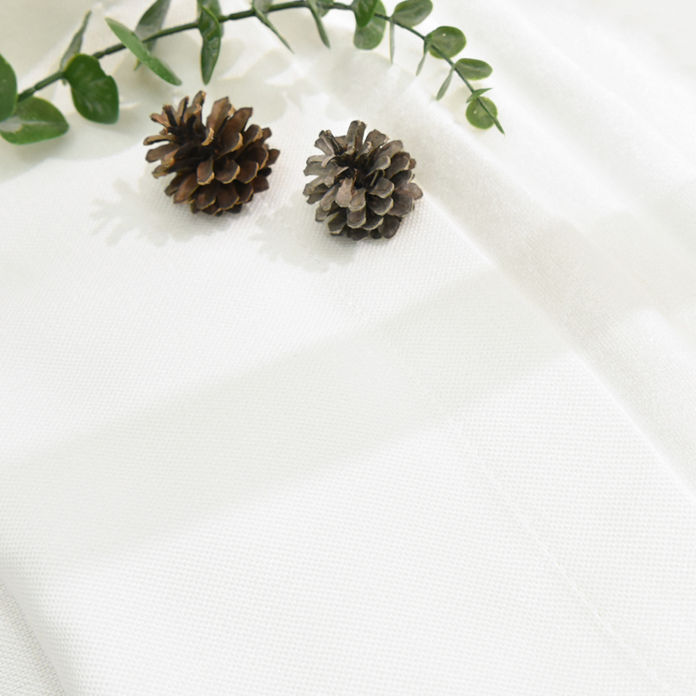 아라크네 아일렛형 린넨룩 화이트 암막커튼 엘리스 135x170 거실 안방