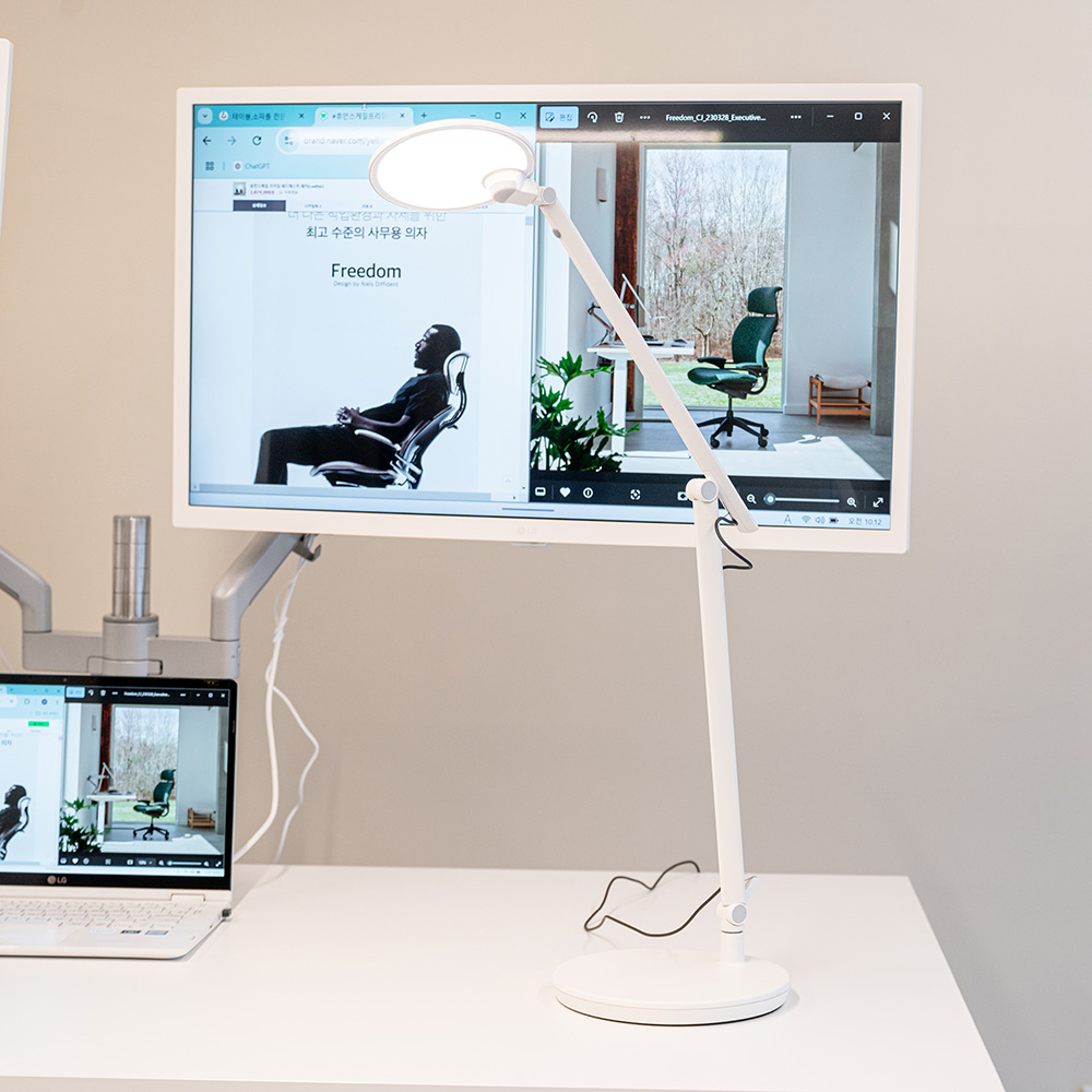 Humanscale 휴먼스케일 노바 태스크 라이트 스탠다드 레인지 암 데스크톱 LED 테이블조명 NOVA ARCTIC WHITE  LIGHT GREY JET BLACK - 상세 이미지 3