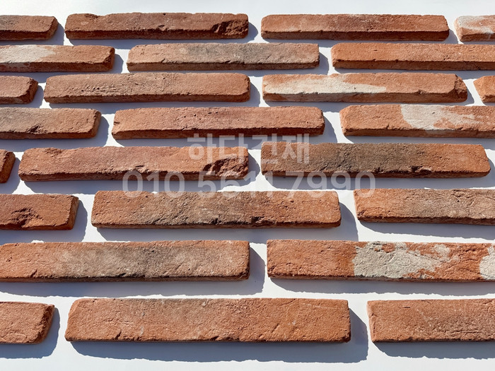 롱브릭고벽돌타일 375~380x50~55x18~20T 적고벽돌타일(홍고) / 하다건재