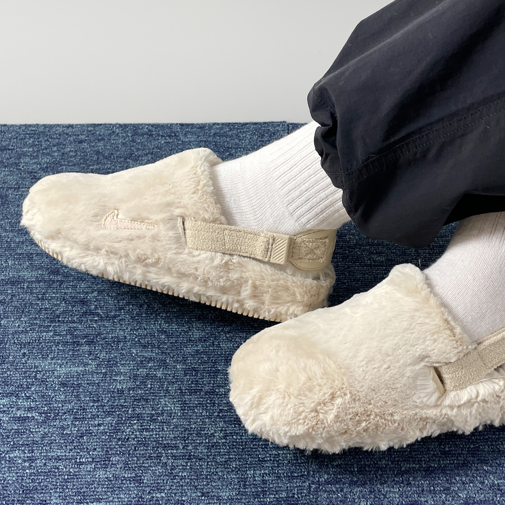 나이키 털 슬리퍼 방한화 캄 슬라이드 퍼 뮬 겨울 털신