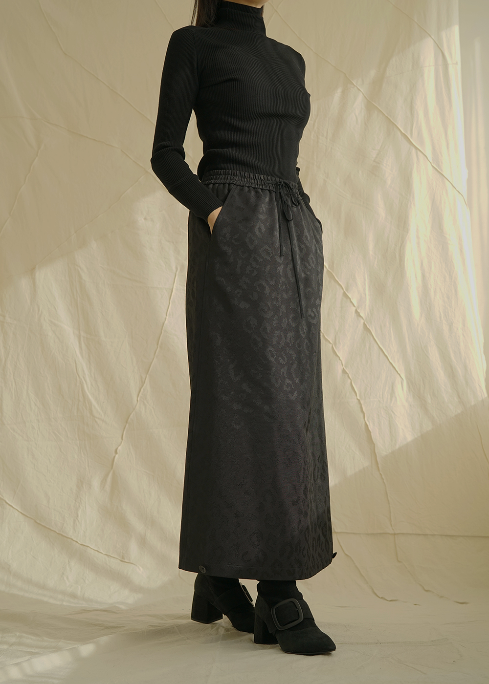 루드 디자이너 제작 블랙 레오파드 자카드 밴딩 롱 스커트 Skirt 03 세련된 A라인 H라인 호피 스커트 - 상세 이미지 5