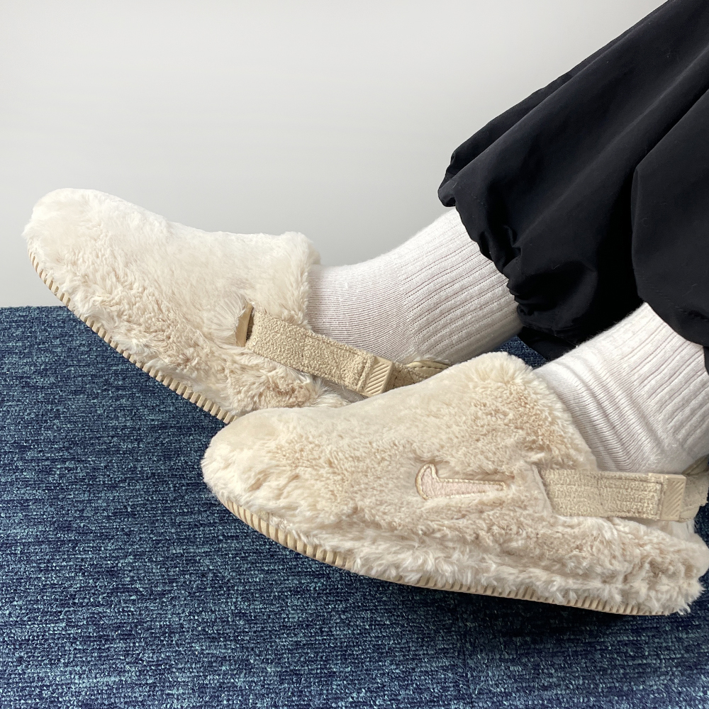 나이키 털 슬리퍼 방한화 캄 슬라이드 퍼 뮬 겨울 털신