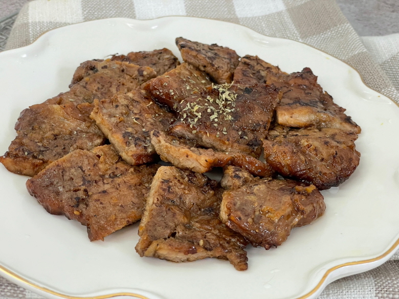 순살 돼지 왕구이 3.2kg 목살 양념 고기 캠핑요리 - 상세 이미지 4
