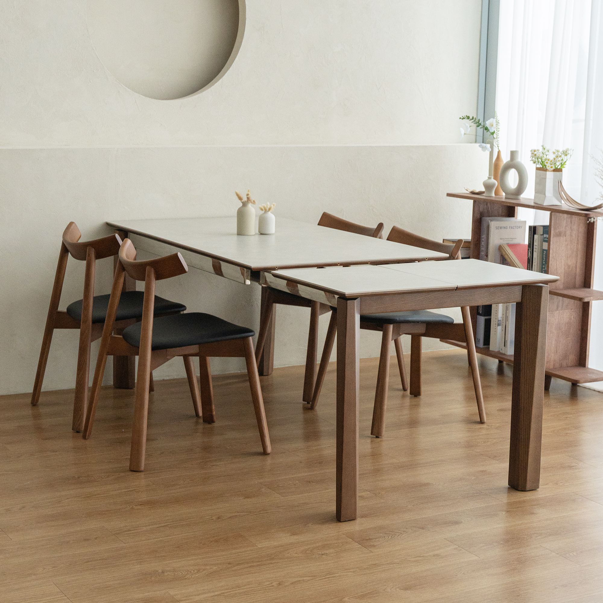 익스텐션 포세린 세라믹 파인 테이블 1450 1950 확장형 월넛 우드 원목 식탁