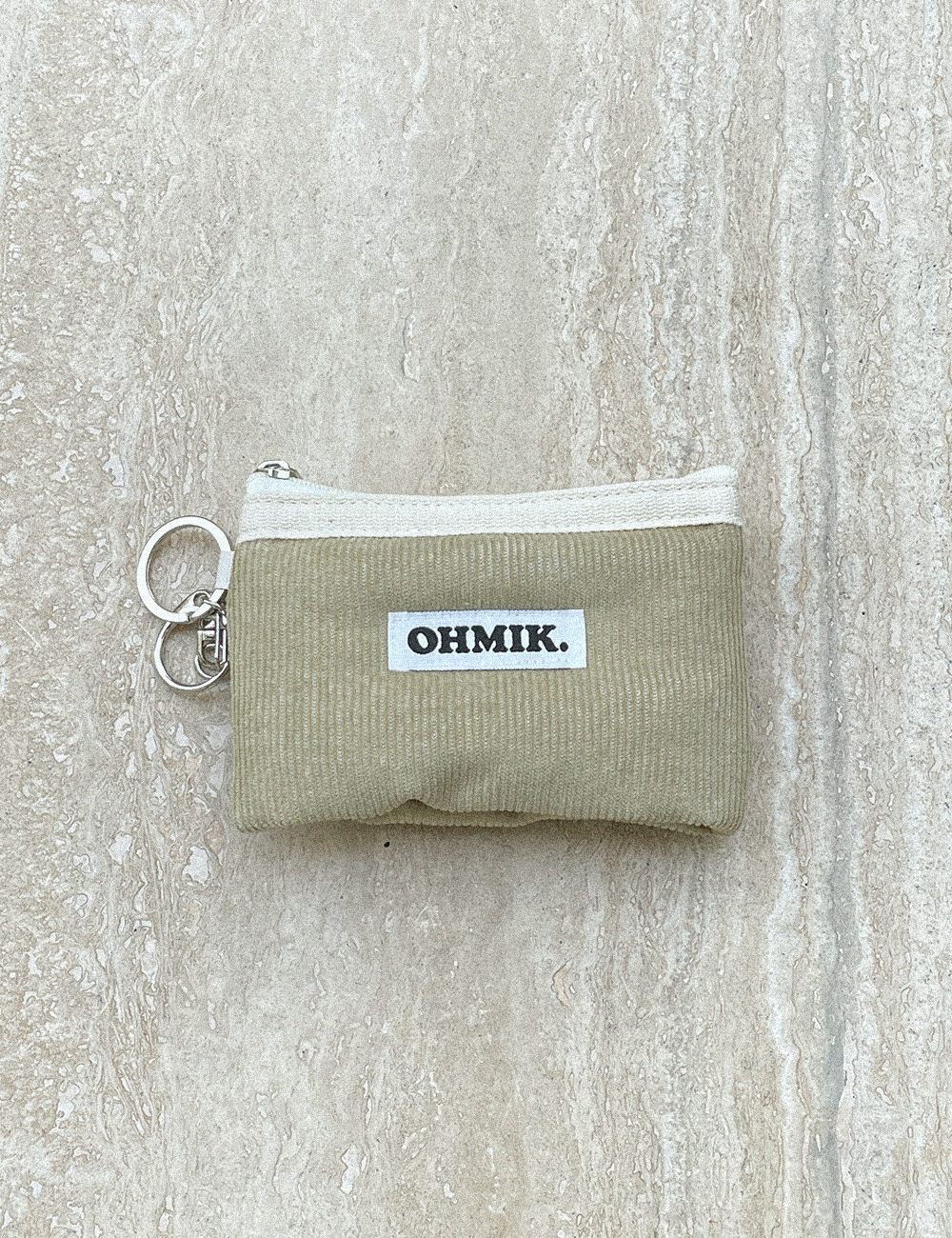 OHMIK. 오미크 패디드 파우치 키링 카드 동전 여행 지갑 코듀로이 토프 - 메인 이미지