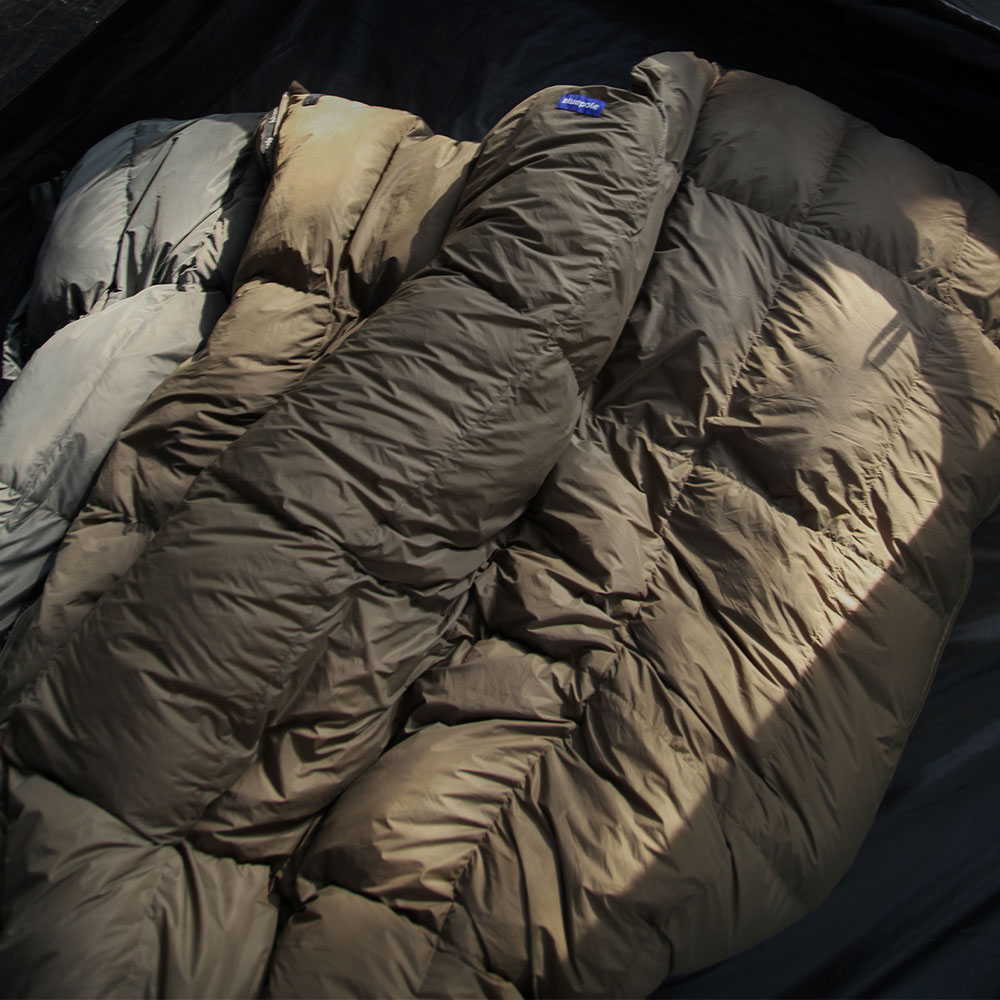 블루폴 타카로 덕다운 캠핑 침낭 프리미엄 오리털 충전재 이불 1460g, 차콜