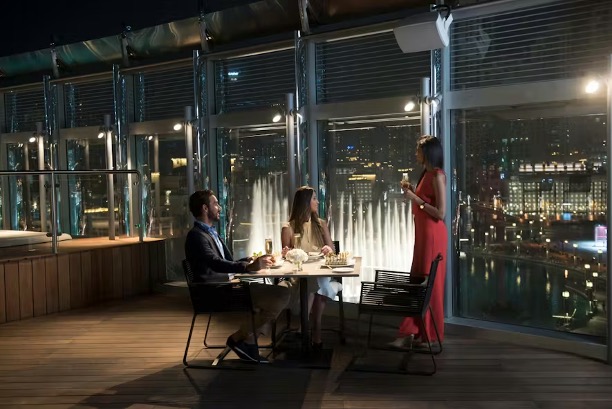 두바이 버즈칼리파 전망대 + The Burj Club Rooftop 3코스 런치 또는 디너 - 상품 이미지
