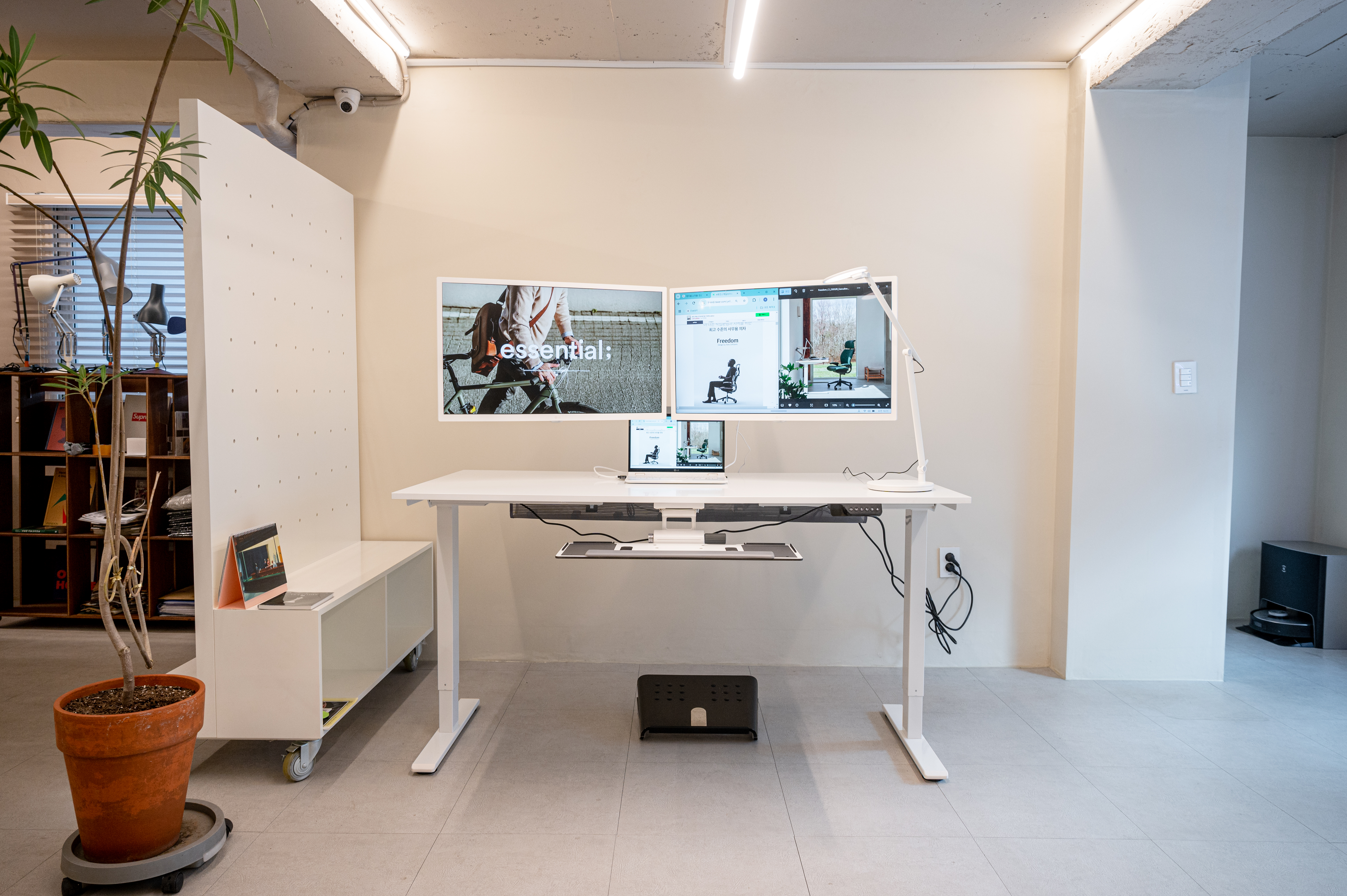 Humanscale 휴먼스케일 e플롯 모션 데스크 높이조절 스탠딩 높낮이조절 전동 책상