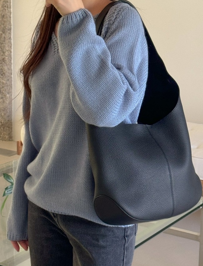 소가죽 레더 라운드 숄더백 토고가죽 데일리 직장인 출근 쇼퍼가방 - 상세 이미지 3