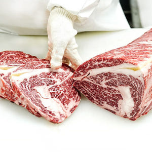 엄마네한우 투뿔 투플 한우 꽃등심 1++등급, 200g, 1개 맛있게 먹은 솔직 후기 - 상품 이미지 2