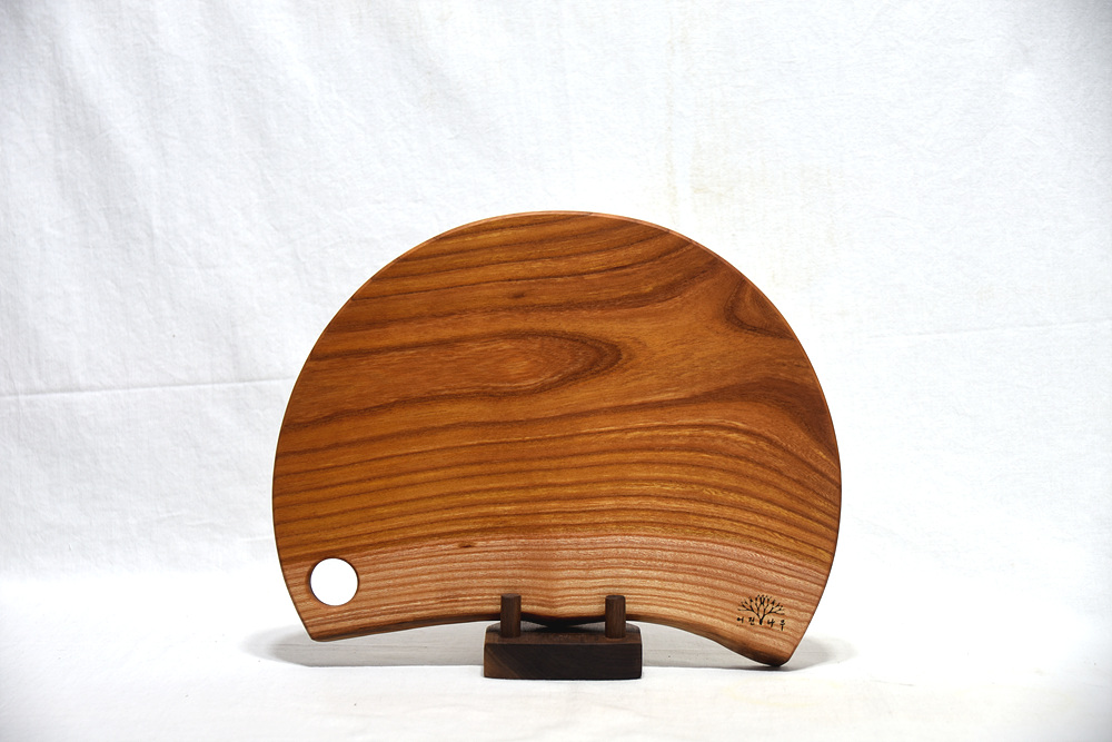 어린나무 라이브엣지 느티 반달도마