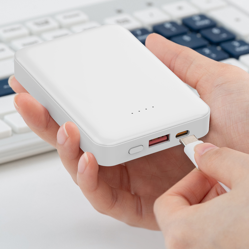 슈틸루스터 휴대용 카드형 고속 보조배터리 10000mAh ST-SPD10000 - 상세 이미지 4