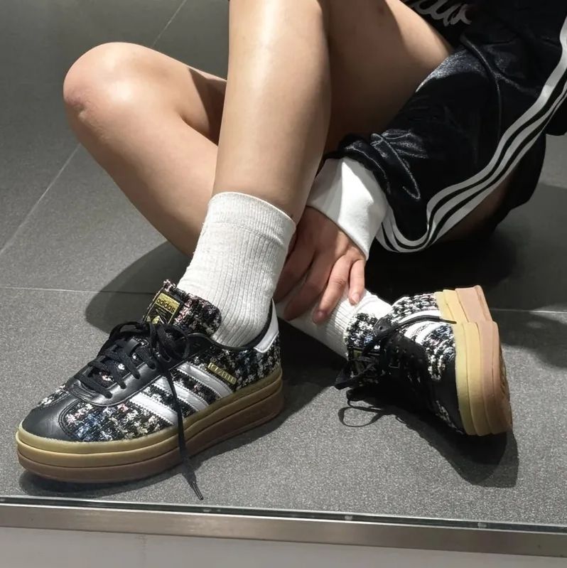 아디다스 오리지널스 Gazelle Bold 트위드 부티크 글리터 블랙 JP5672 - 상세 이미지 3