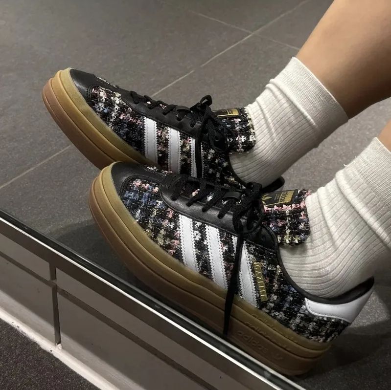 아디다스 오리지널스 Gazelle Bold 트위드 부티크 글리터 블랙 JP5672 - 상세 이미지 4