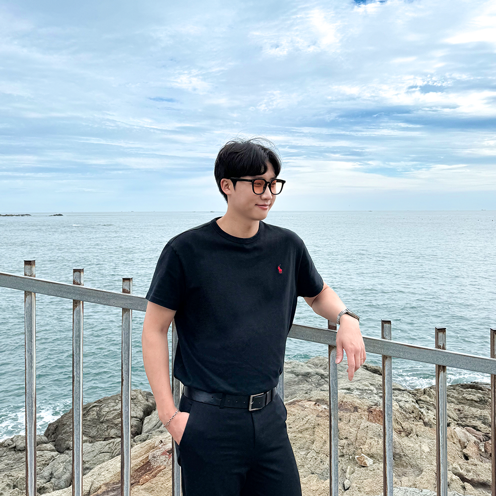 스윔어바웃 오버사이즈 틴트선글라스 여자 남자 패션 블랙 사각 뿔테 자외선차단 선글라스 - 메인 이미지