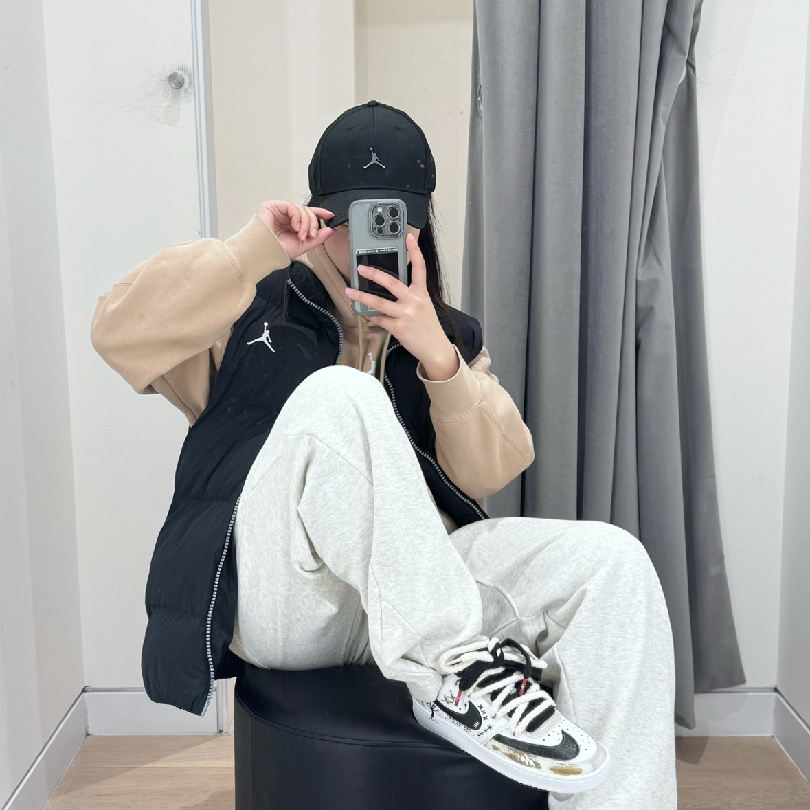 나이키 패딩조끼 조던 에센셜 베스트 블랙, 카키, 블루 FB7308 - 상품 이미지